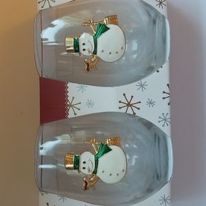 Stemless holiday wine glasses